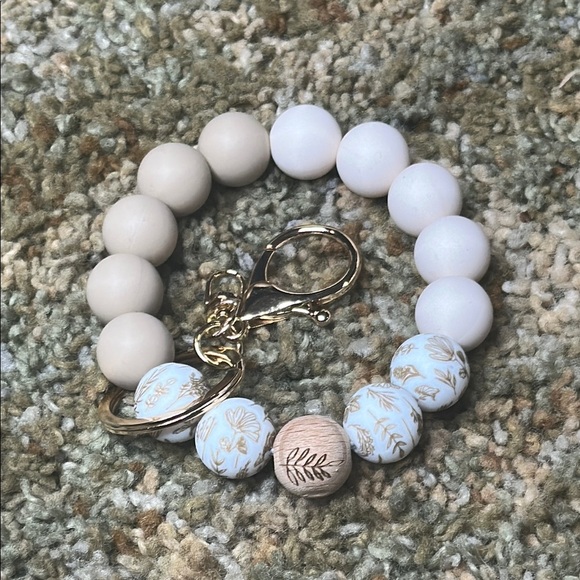 Wildflower & Leaf Taupe & Cream Keychain Bracelet Wristlet Silicone Beaded - Picture 5 of 6